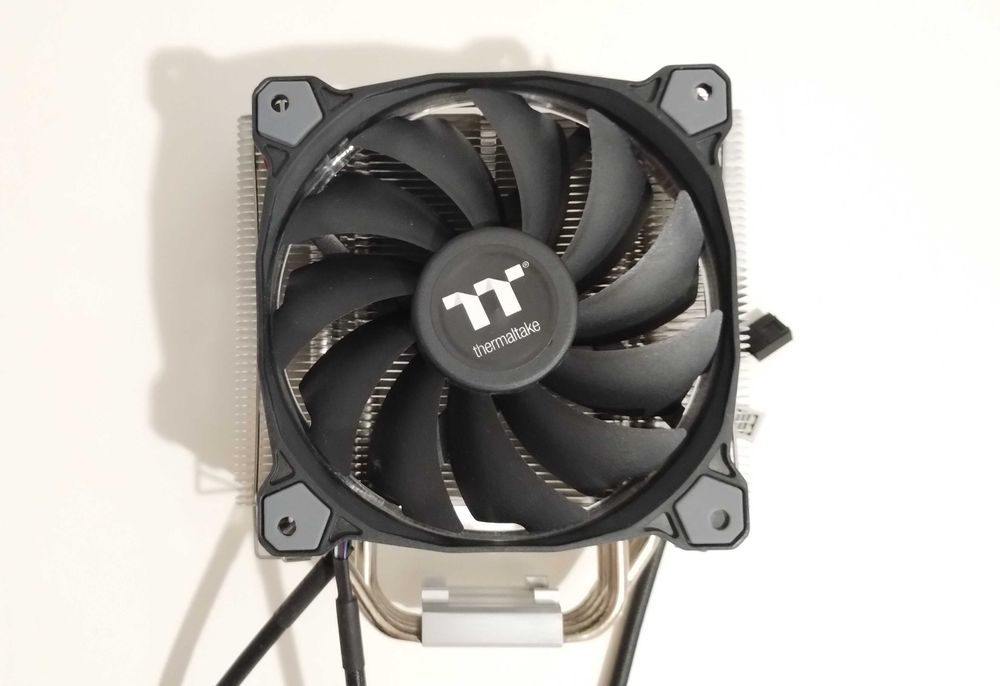 Кулер для процессора Thermaltake Riing Silent 12 RGB Sync Edition