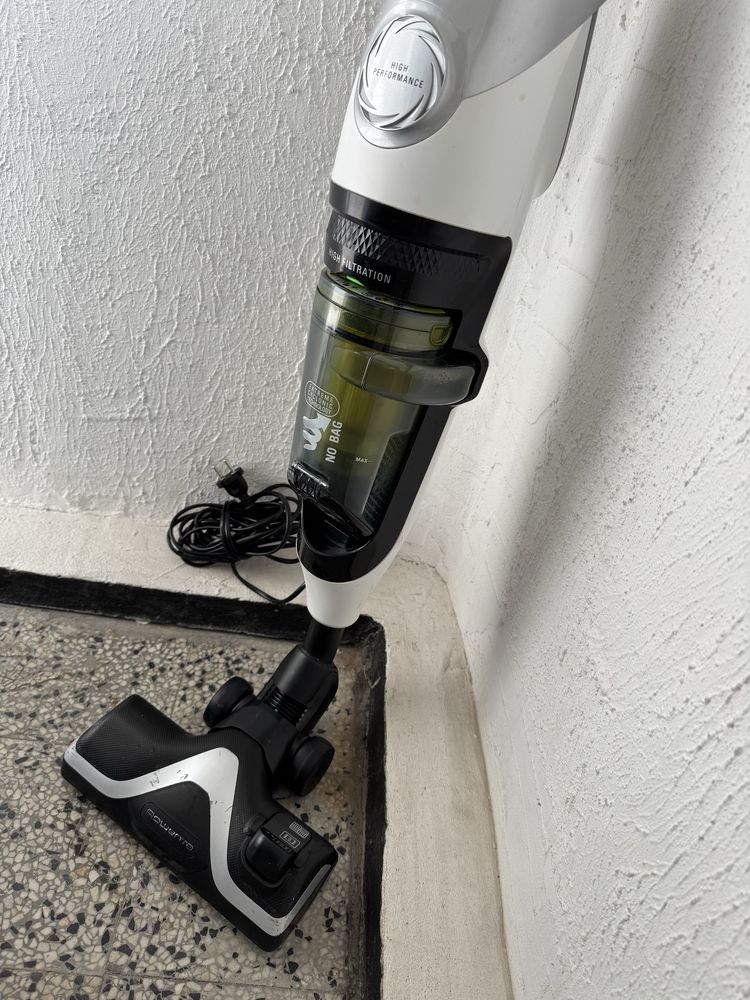Вертикална Прахосмукачка Без Торба с Кабел - Rowenta RH-8147WA, 750W!