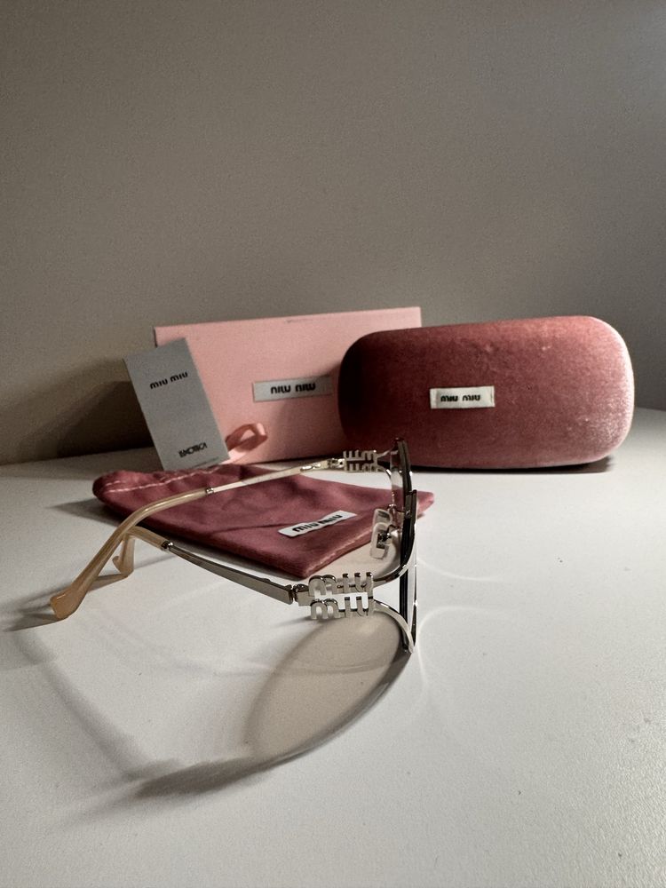 Слънчеви очила Miu Miu