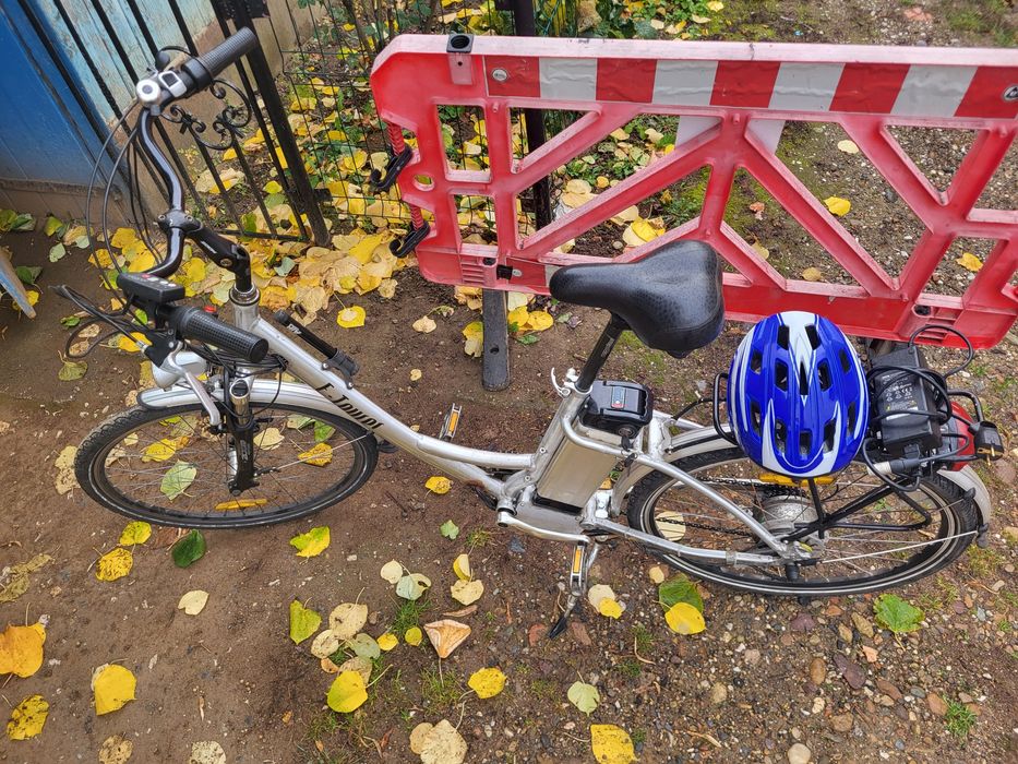 Bicicleta electricâ/ combinată e.toures