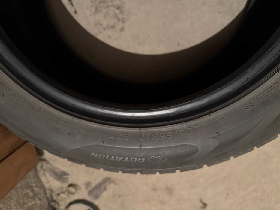 4 зимни 225/55R17 (DOT 2422) + 17” джанти оригинални Audi + 4 летни