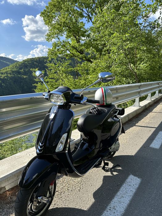 Vând Vespa Sprint 50cc, 2018, 2000 km!