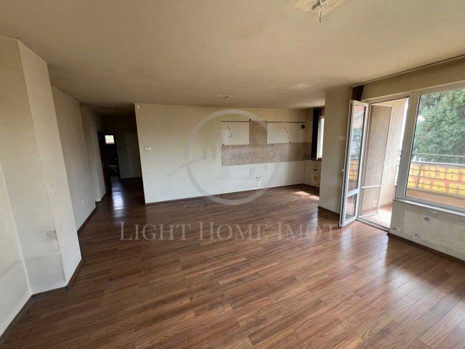 Продава се Многостаен апартамент в Пловдив, Център - 123 кв.м за 2025 €/кв.м - Снимка #2