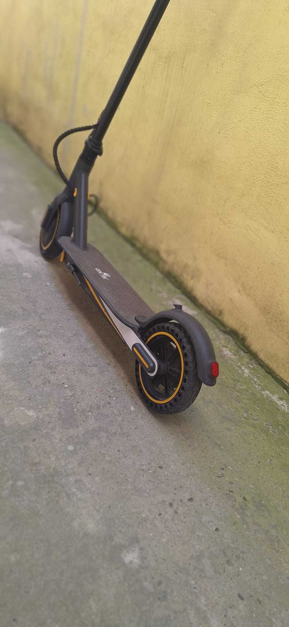 Trotineta electrica 350W 36V autonomie 20-30 km viteza 25km/h 125 kg