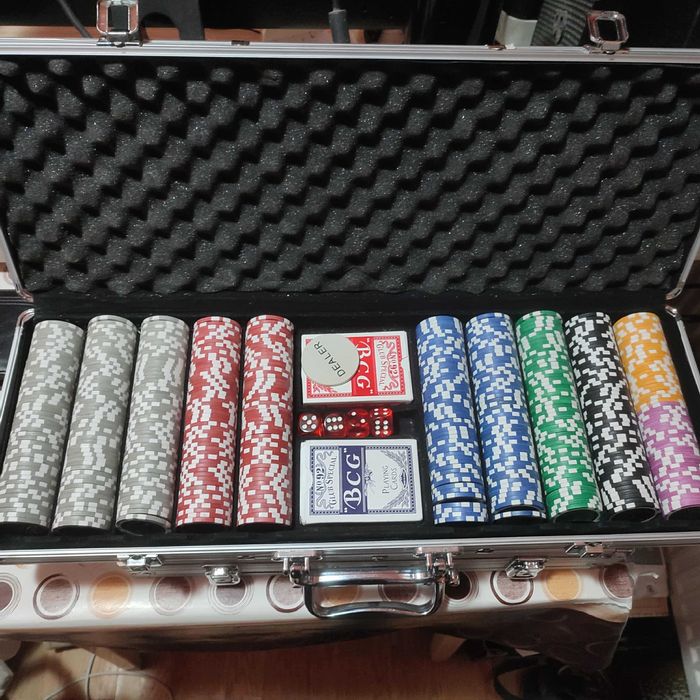 Trusa poker 500 jetoane
