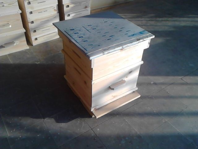 Пчелни кошери и елементи за тях - производство и продажба