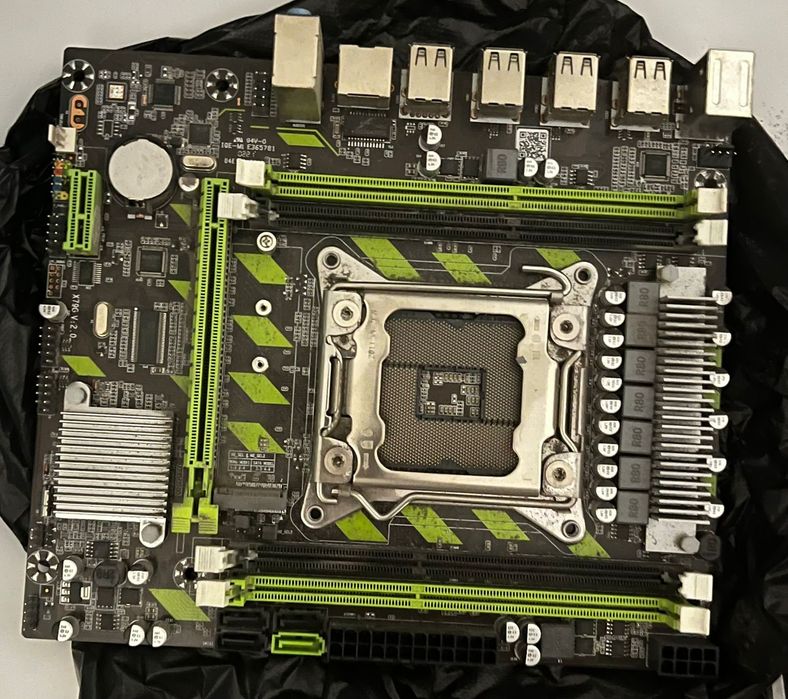 Материнская плата X79