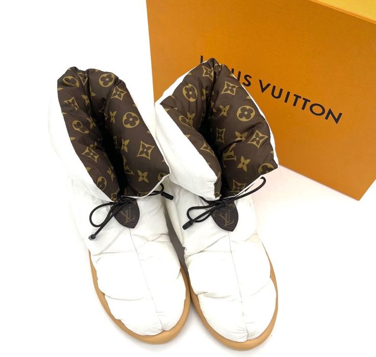 Бели боти Louis Vuitton