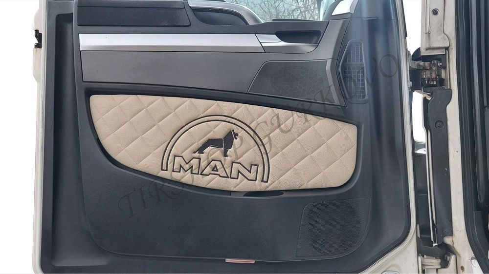 Кожени кори за врати MAN TGX/TGS 2010-2019 година различни цветове