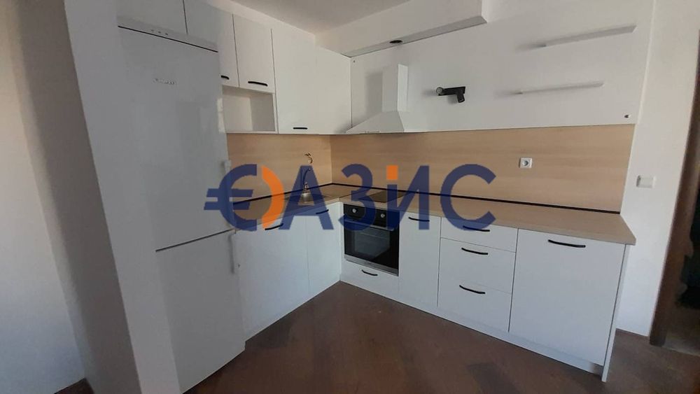 Продава се Тристаен апартамент в к.к. Слънчев бряг - 76 кв.м за 1028 €/кв.м - Снимка #6