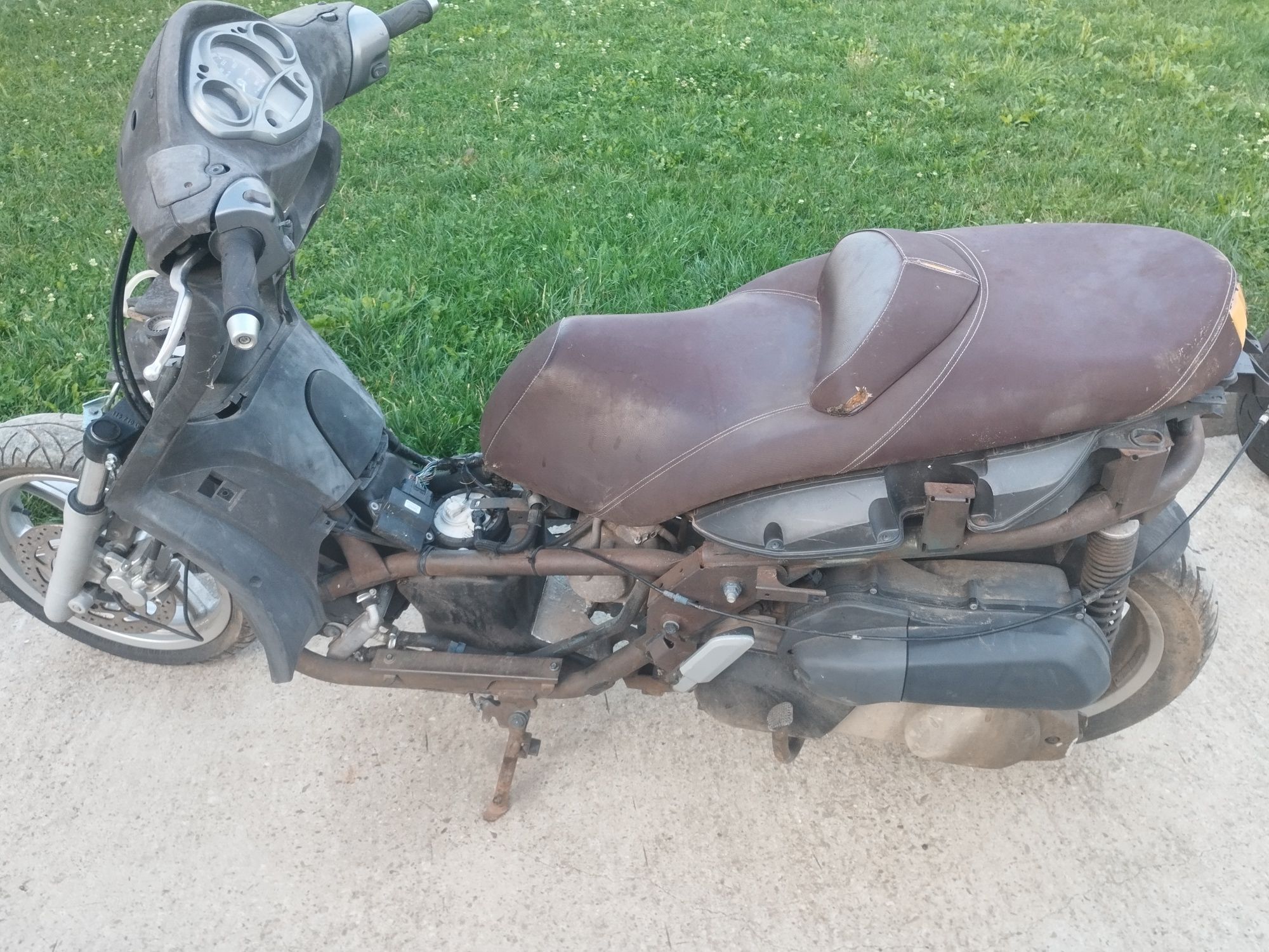 Dezmembrez Yamaha x city 250 model 2011