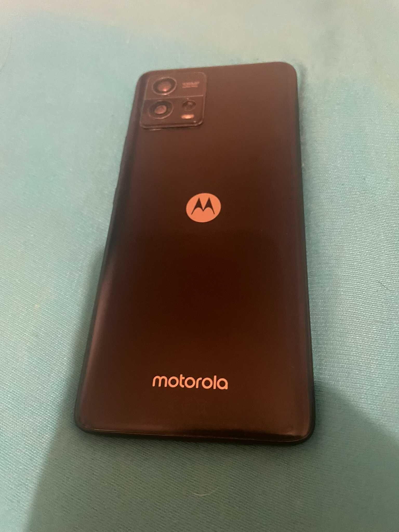 Продавам телефон Motorola G72