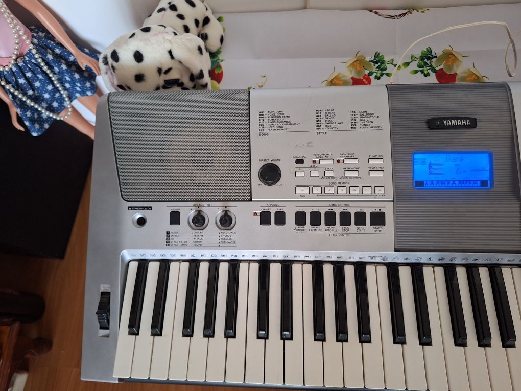 Orga Yamaha PSR E413