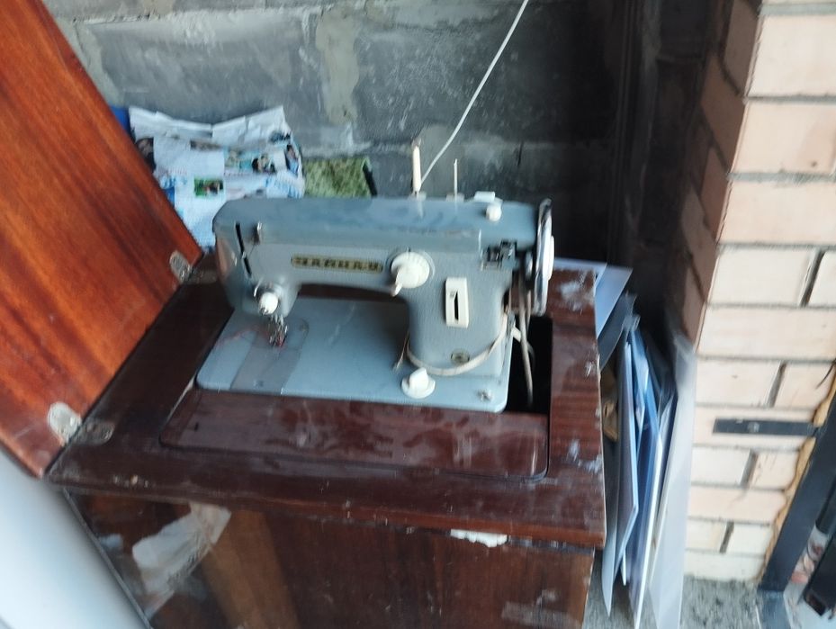 Швейная машинка б/ электрическая и ручное управление
