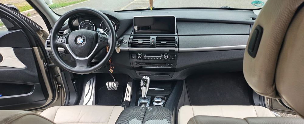 Bmw x5 3.0sd 286cp xd panoramic carplay camera piele alba intretinuta
