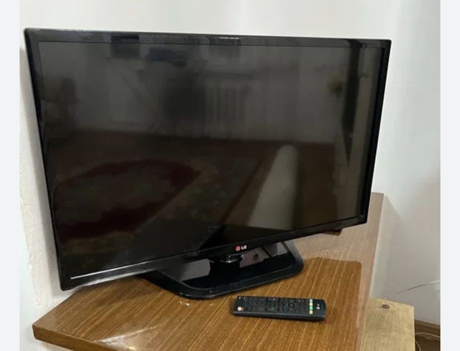 LG телевизор на стену