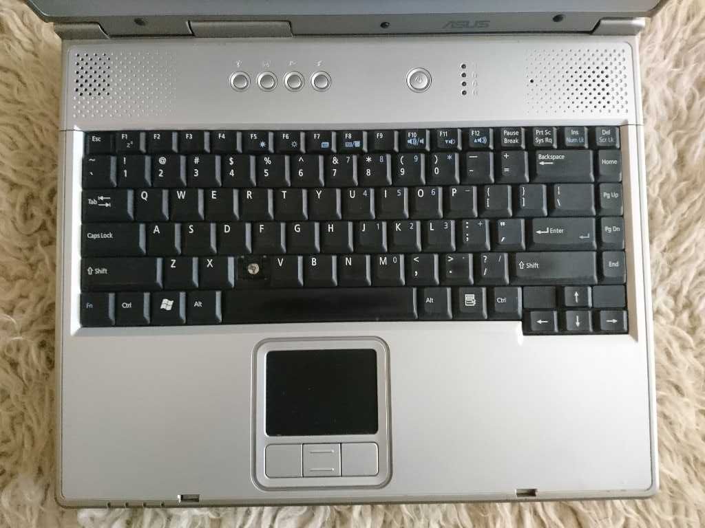 Laptop Asus A2400L - "defect"