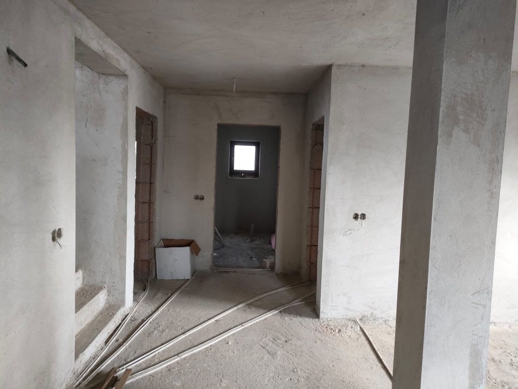 Casa de vânzare Laniste Burdujeni str.Traian Popovici  ,teren 16000m