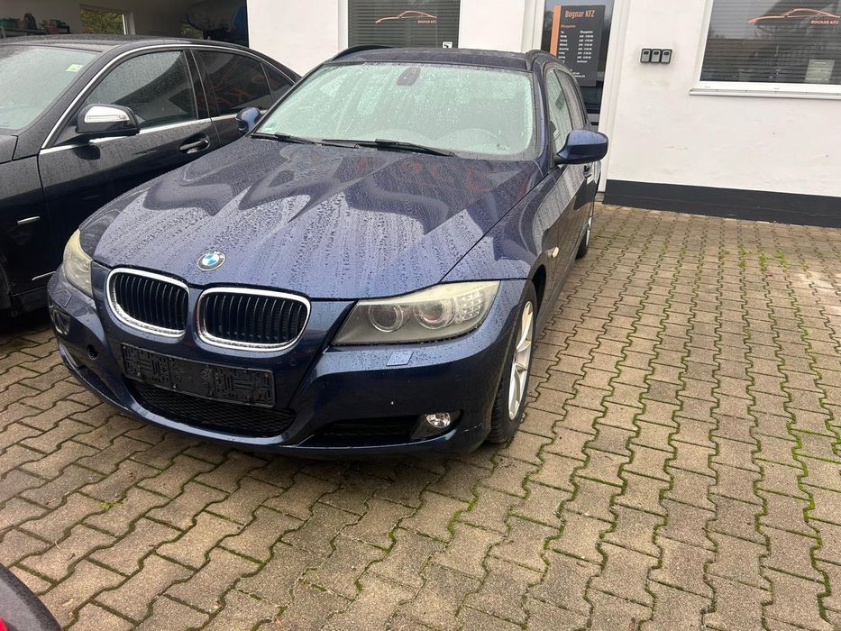 Dezmembrez  Bmw 320d 184cp