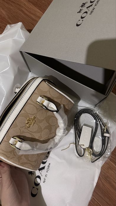 Сумка Coach в хорошем состоянии