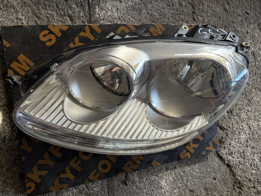 Vw golf 5 Ляв Фар