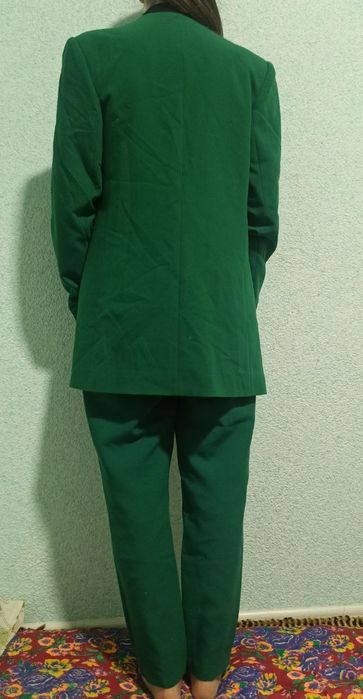 Ayolar uchun kostyum wim