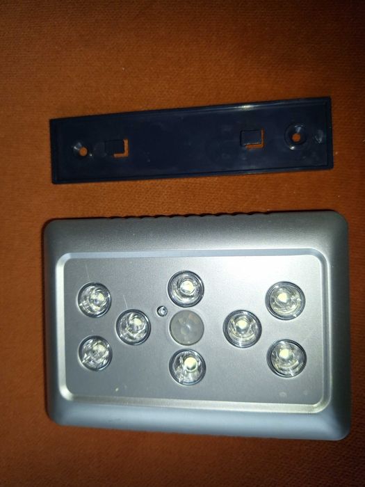 Lanterna - Lampa  -  Proiector - LED cu senzor PIR