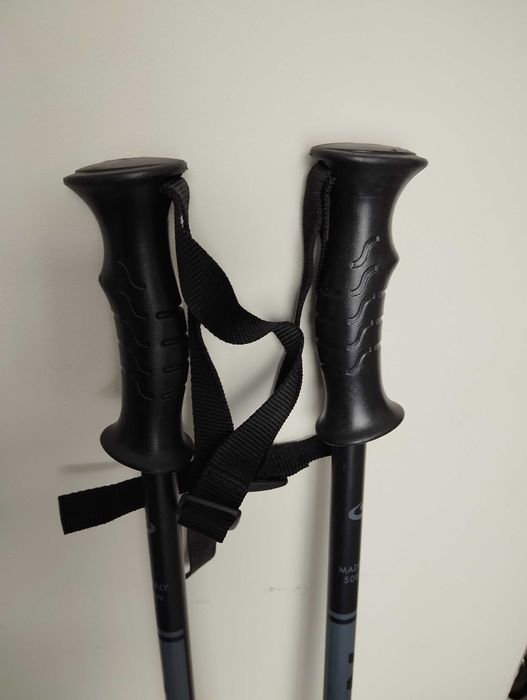 2 бр. калъфи за ски - WEDZE- 40 лв, STÖCKLI - 70 лв, 4 чифта ски щеки