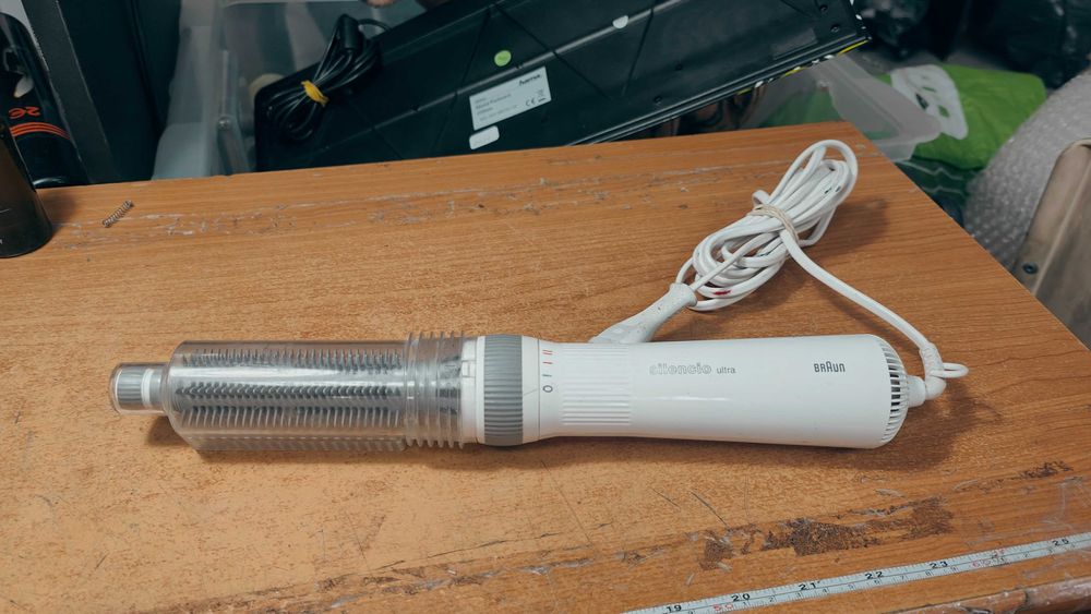 Perie par cu aer cald Philips Silencio