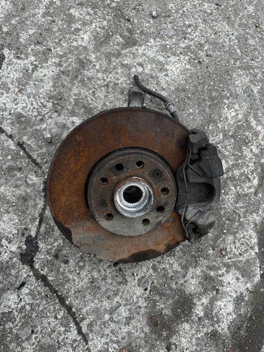 Преден десен шенкел Fiat Croma 1.9jtd 150кс Автоматик