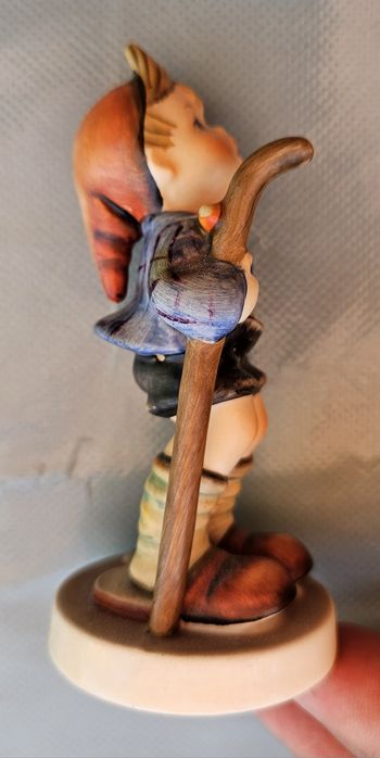 Goebel Hummel порцеланова фигура Little Hiker, 16 2/0, 1973 г.