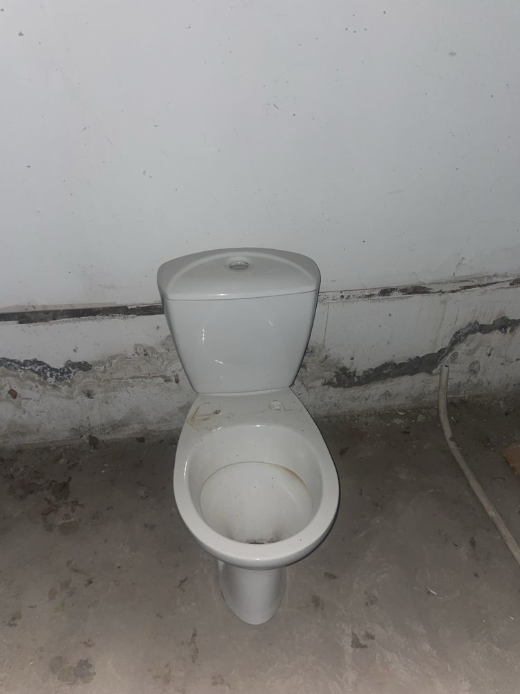 Продам унитазы и раковины