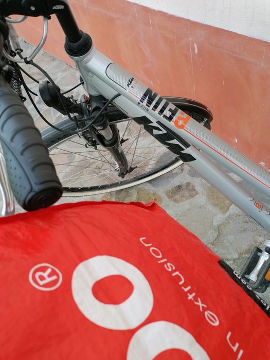 Vând bicicleta electrica dame KTM
