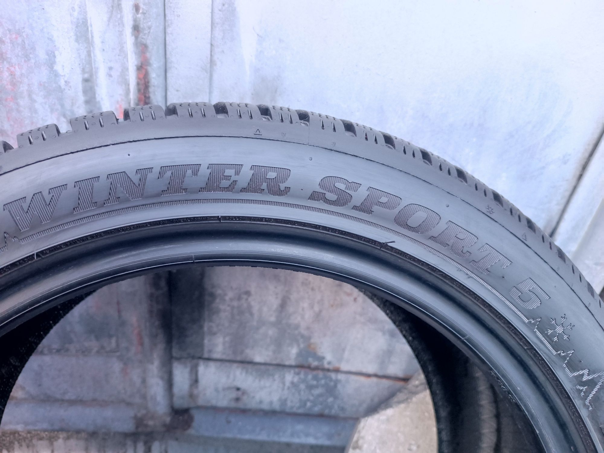 235/45/17 Dunlop