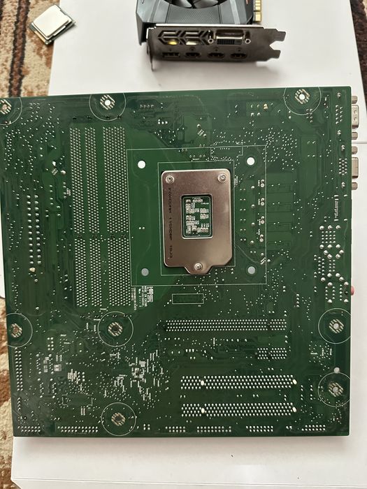 Vand pc i5 nvidia 1050 oc