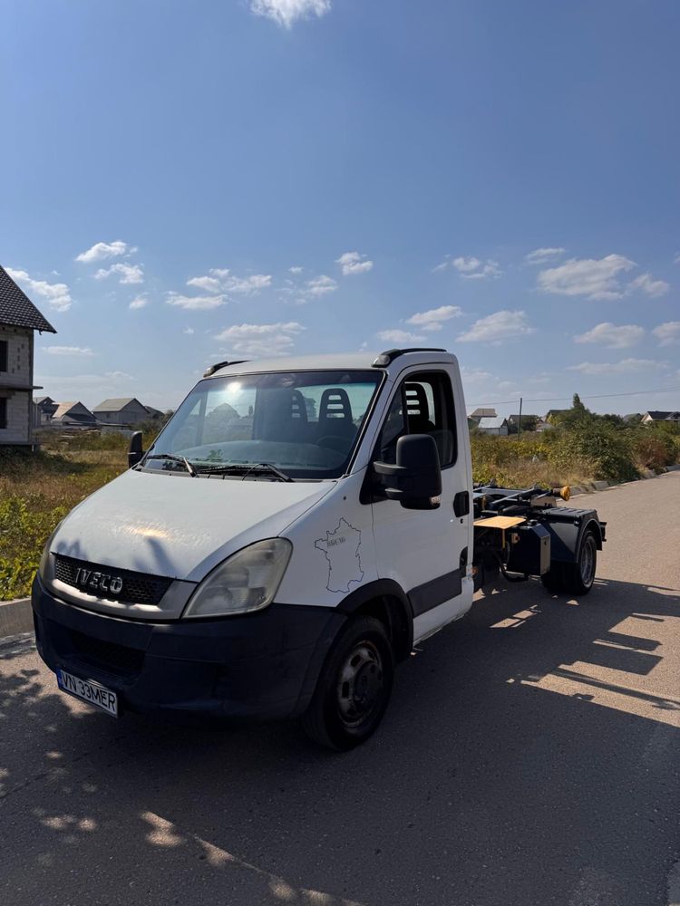 Iveco Daily cu abrollkipper