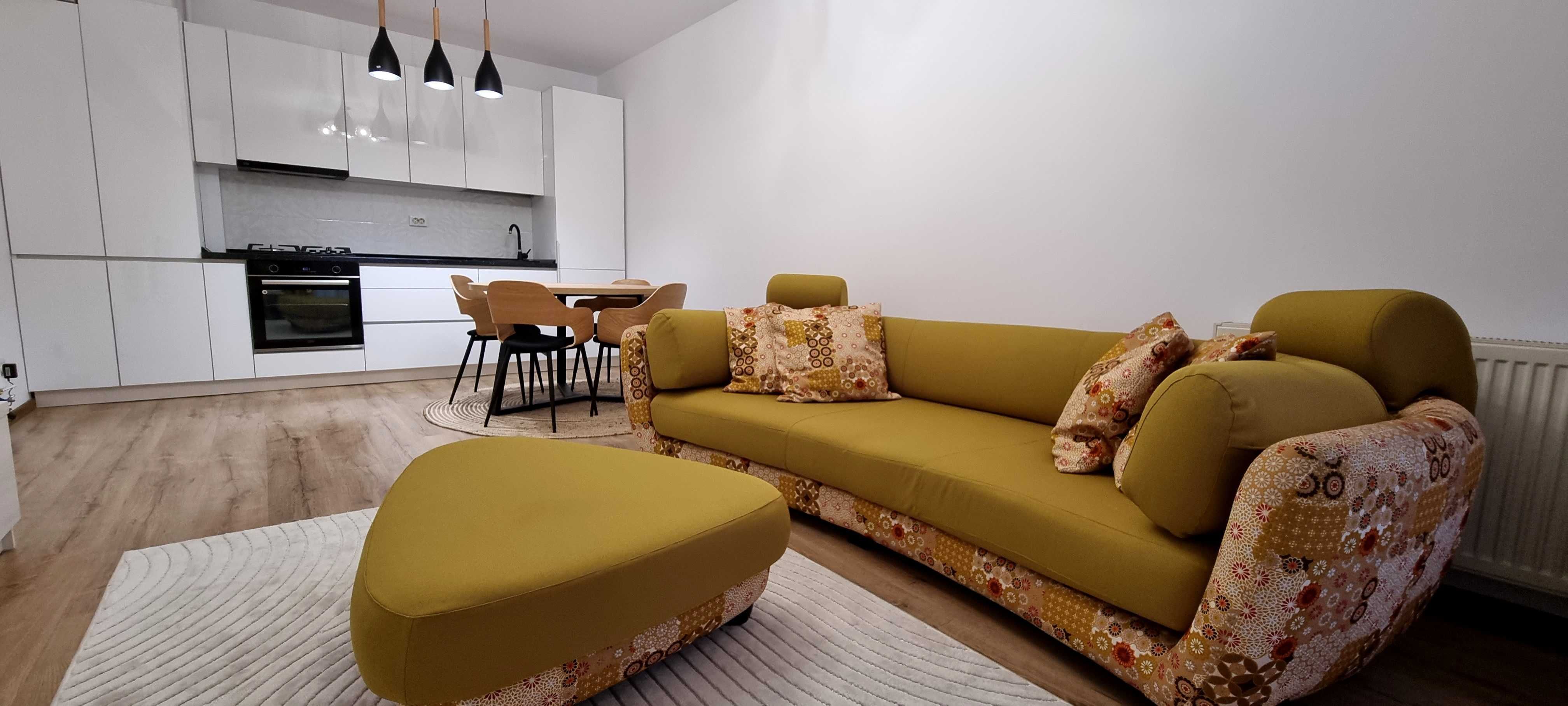 Inchiriez apartament 3 camere Class park