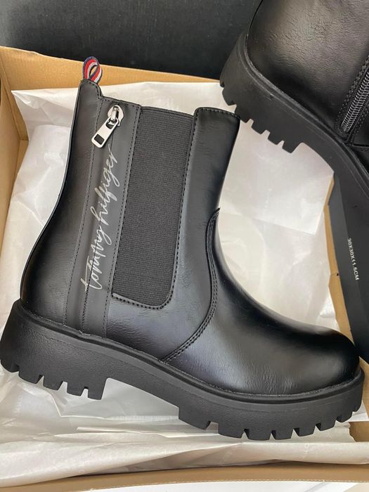 Нови боти Tommy Hilfiger