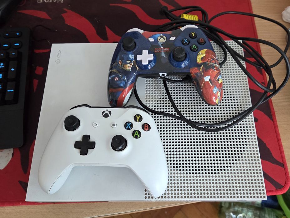 Xbox one S + 2  controllere si jocuri