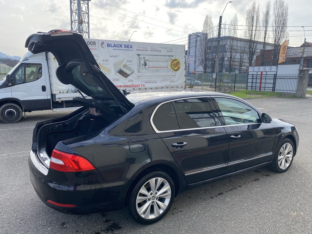 Skoda superb facelift