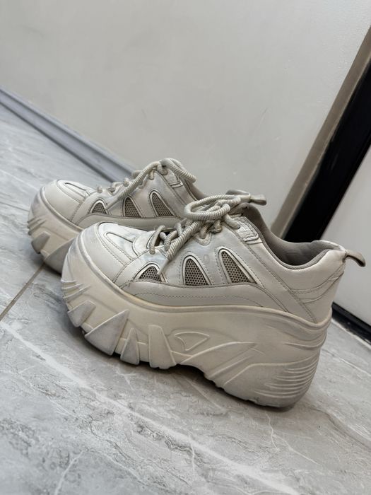 Кроссовки bershka