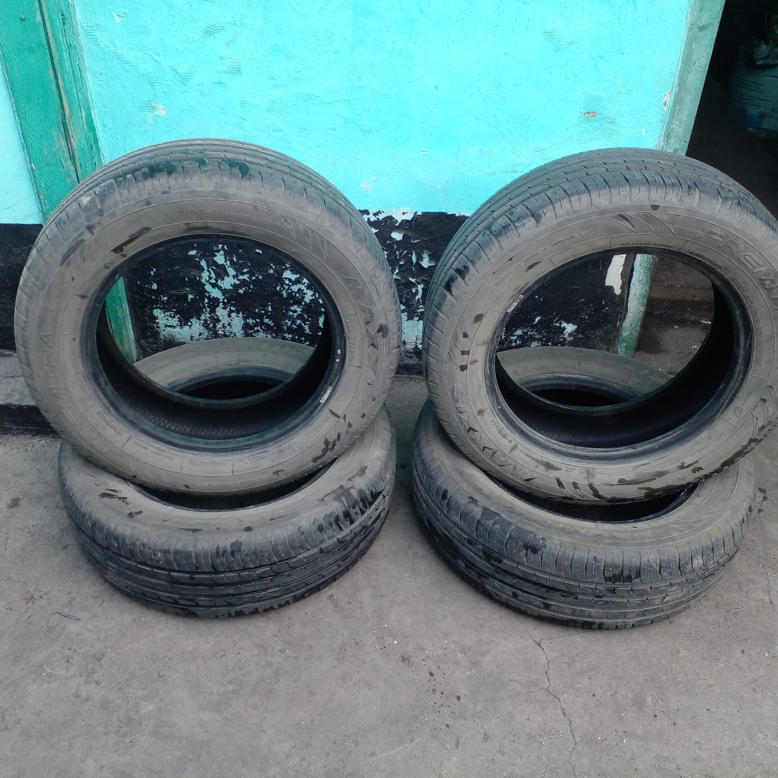 Продам шины Maxxis Premitra