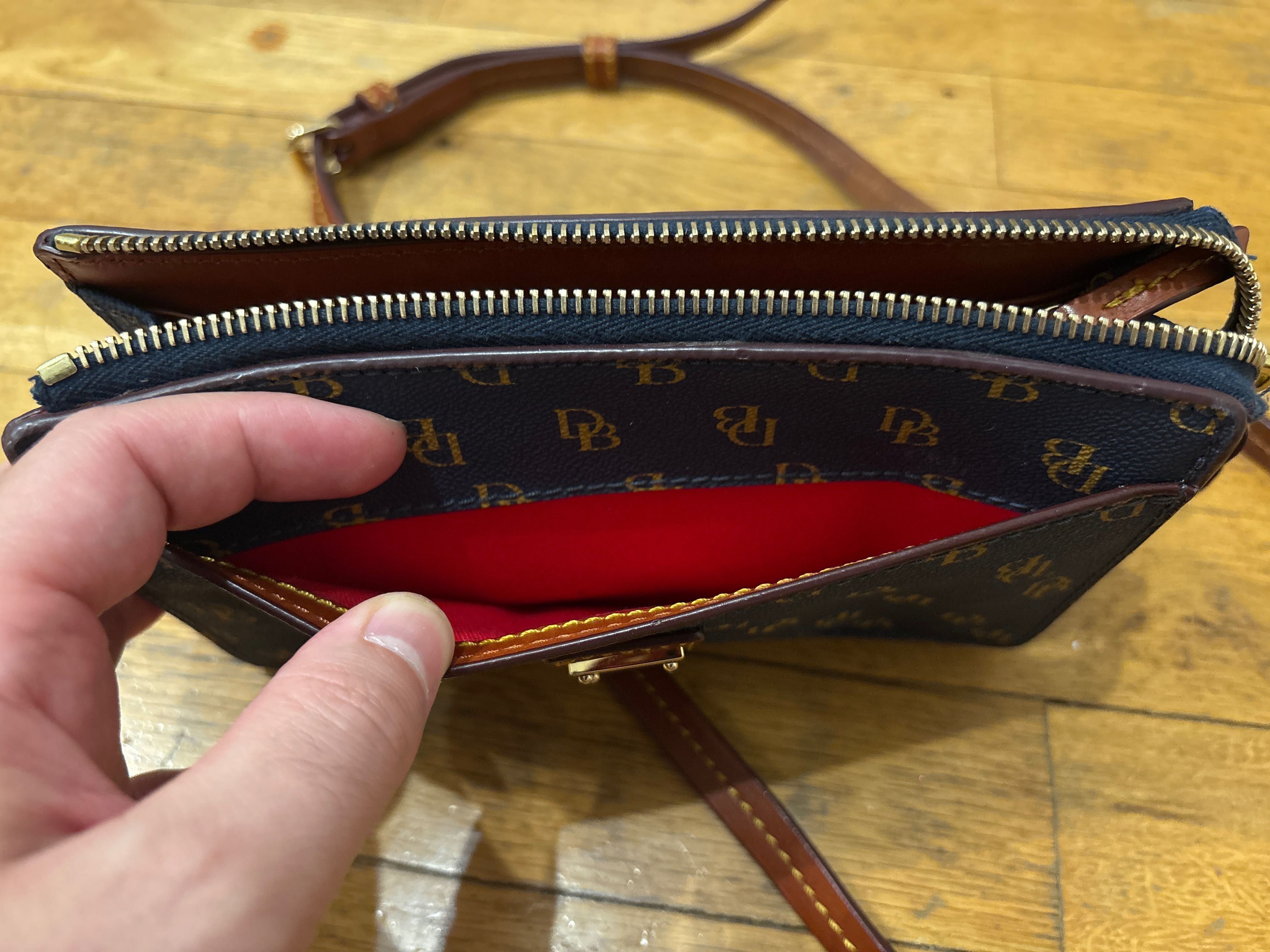 Dooney & Bourke Gingy Crossbody дамска мини чанта