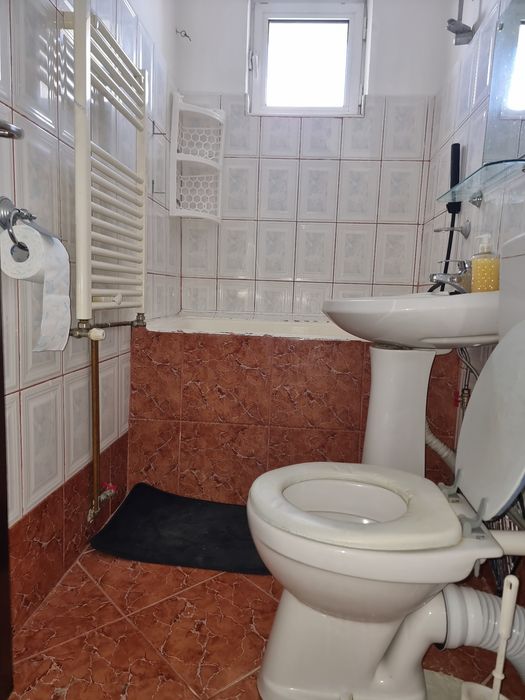 Apartament central de închiriat