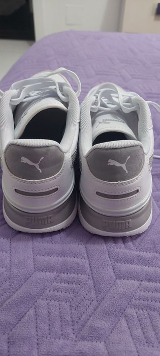 Adidasi Puma dama albi = 150 Ron.