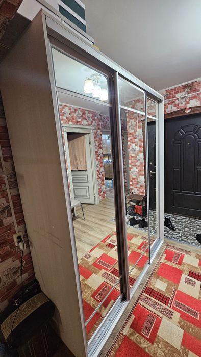 Продается шкаф прихожая