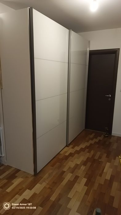 Dulap dressing usi sticla alba culisante glisante