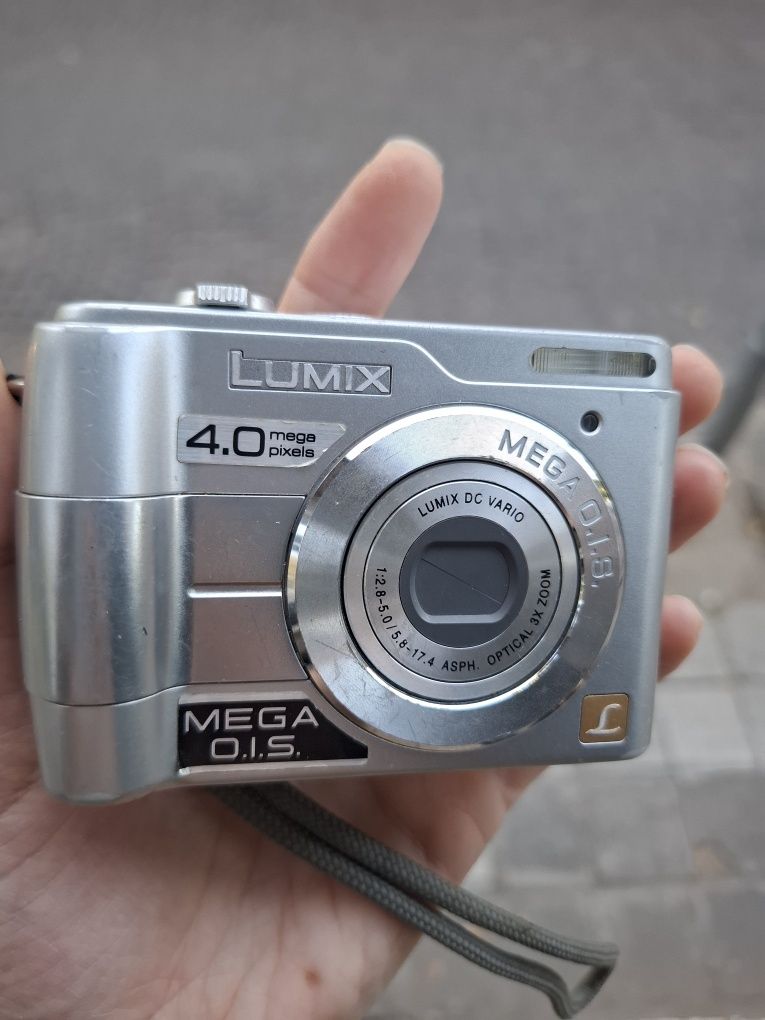 Компактен дигитален фотоапарат PANASONIC LUMIX LS1