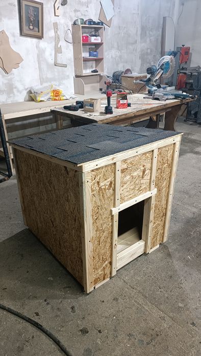 Будка(конура) для средней или крупной собаки.