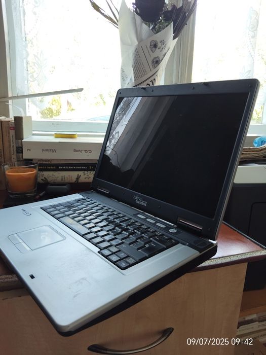 Fujitsu Siemens Amilo A1650G (vintage)